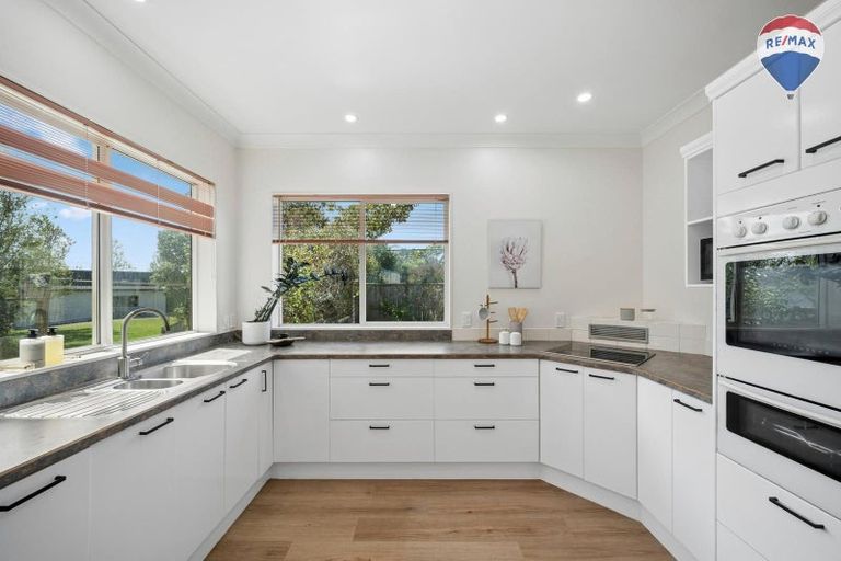 Photo of property in 15 Compass Court, Paraparaumu, 5032