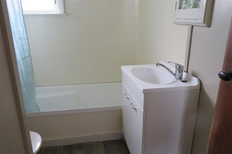 Photo of property in 9-38 Barber Grove, Moera, Lower Hutt, 5010