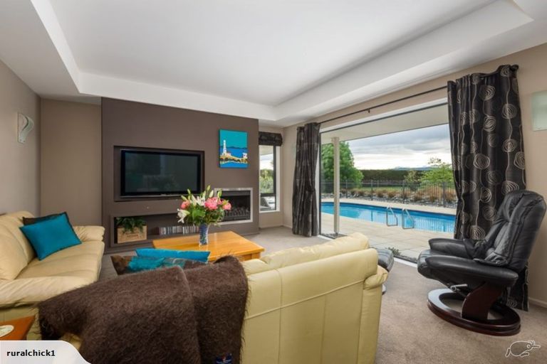 Photo of property in 74 Stonyflat Road, Loburn, Rangiora, 7472