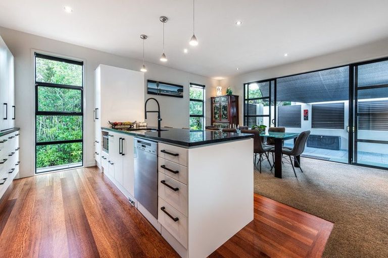 Photo of property in 16 Kahikatea Close, Campbells Bay, Auckland, 0630