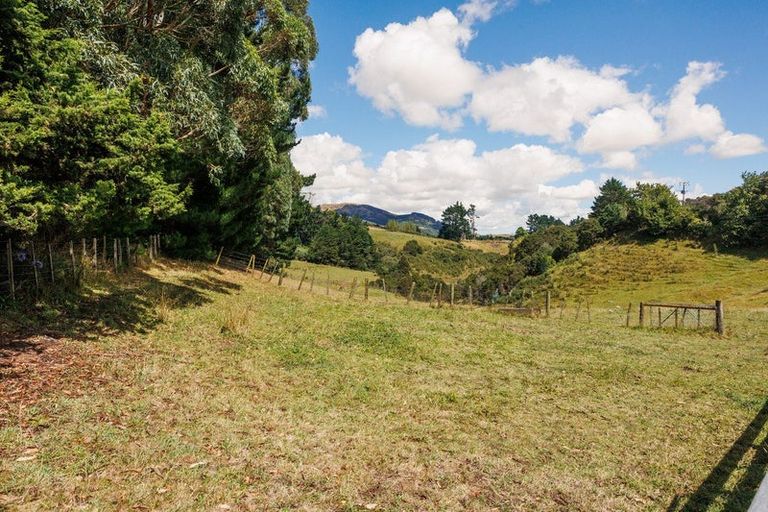 Photo of property in 303 Kahuterawa Road, Linton, Palmerston North, 4472