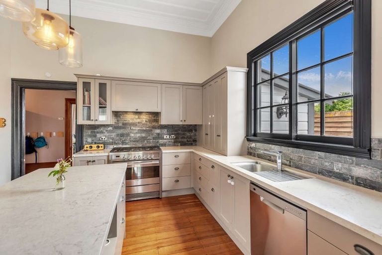 Photo of property in 1 Tamar Street, Rongotea, 4476