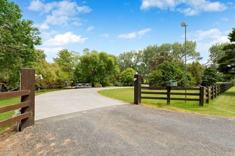 Photo of property in 40 Foster Road, Kumeu, 0891