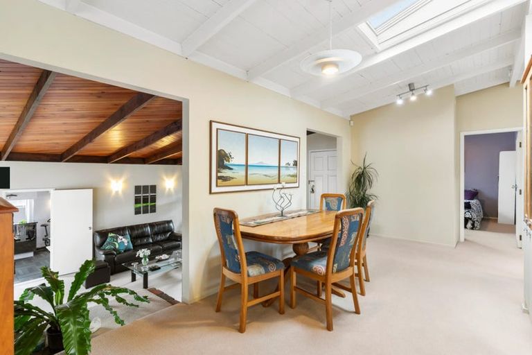 Photo of property in 438 Beach Road, Murrays Bay, Auckland, 0630