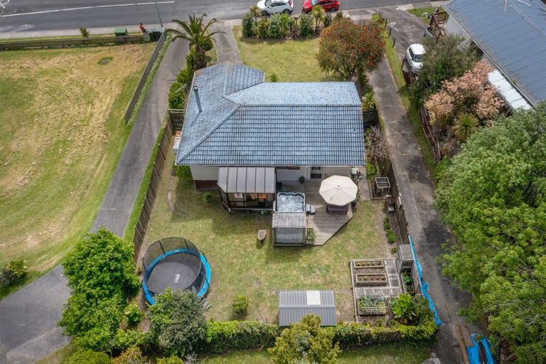 Photo of property in 53 Spinella Drive, Bayview, Auckland, 0629