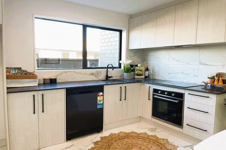 Photo of property in 452-454 Gloucester Street, Taradale, Napier, 4112