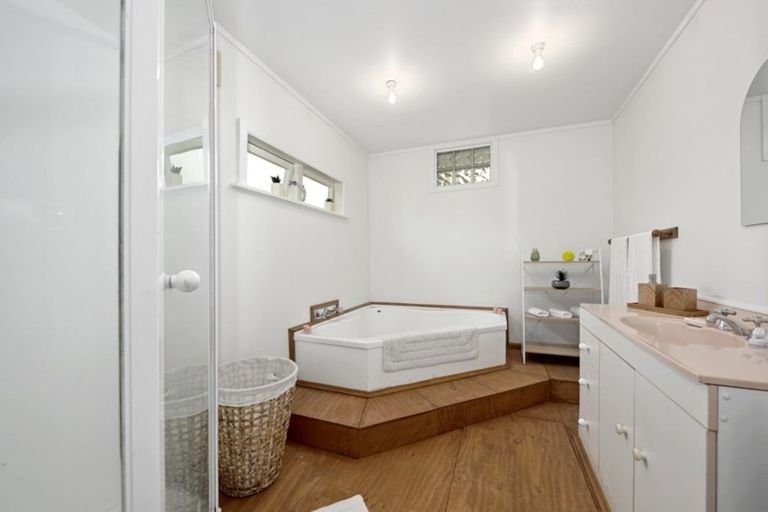 Photo of property in 42 York Street, Moera, Lower Hutt, 5010