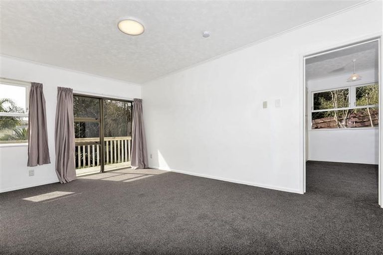 Photo of property in 14 Kirby Street, Glendene, Auckland, 0602