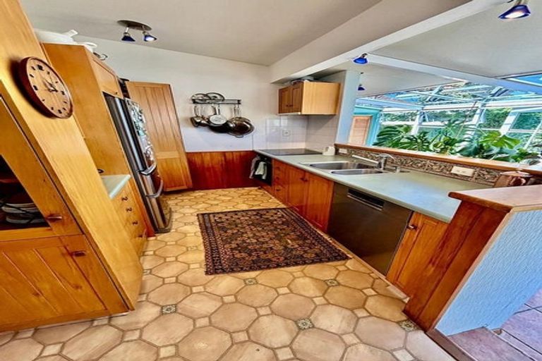 Photo of property in 128 Charles Street, Westshore, Napier, 4110