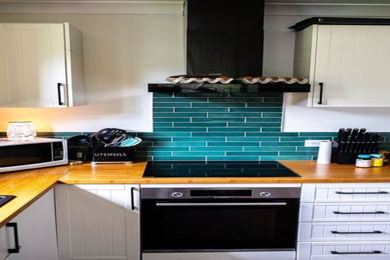 Photo of property in 3 Sunny Grove, Wainuiomata, Lower Hutt, 5014