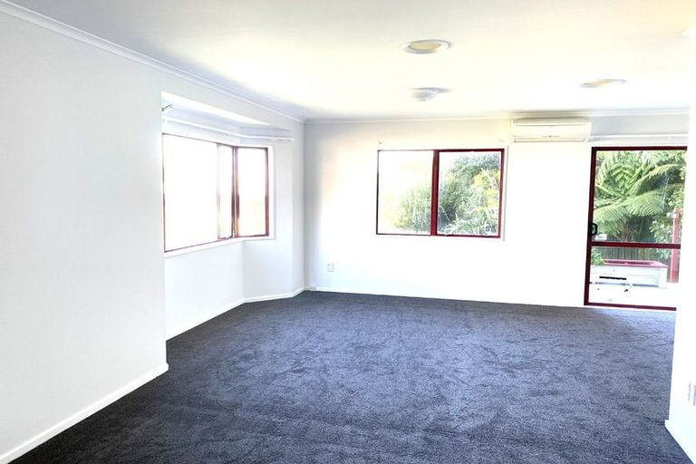 Photo of property in 20 Ted Gilberd Place, Newlands, Wellington, 6037