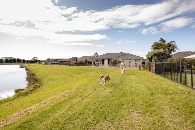 Photo of property in 32 Tatahi Cove, Papamoa Beach, Papamoa, 3118