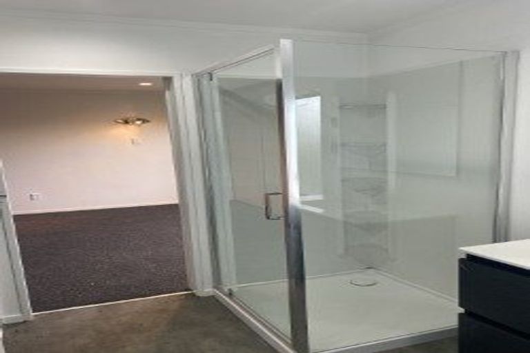 Photo of property in 9 Amery Place, West Harbour, Auckland, 0618