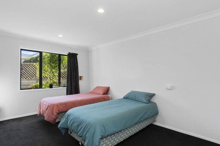 Photo of property in 14 Guildford Place, Bethlehem, Tauranga, 3110