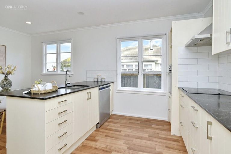 Photo of property in 38 Quinns Road, Shirley, Christchurch, 8013