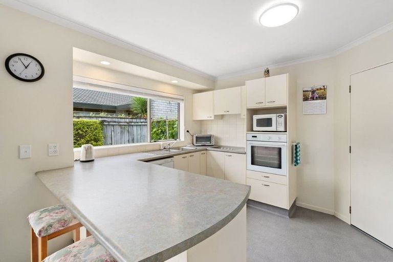 Photo of property in 11 Belvedere Avenue, Waikanae, 5036