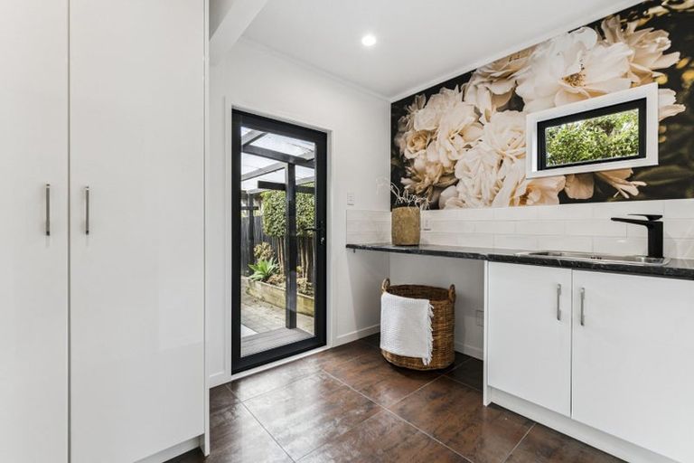 Photo of property in 7 Markham Place, Bucklands Beach, Auckland, 2012