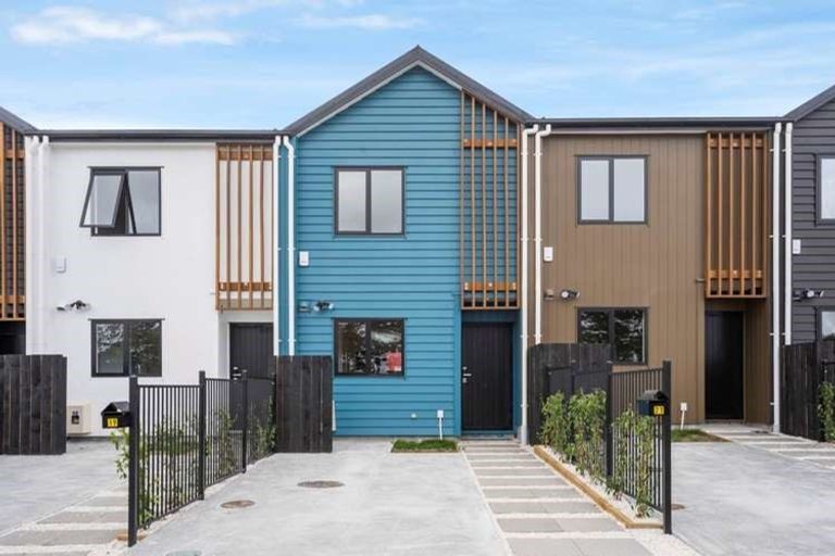 Photo of property in 11 Artistry Lane, Papakura, 2110