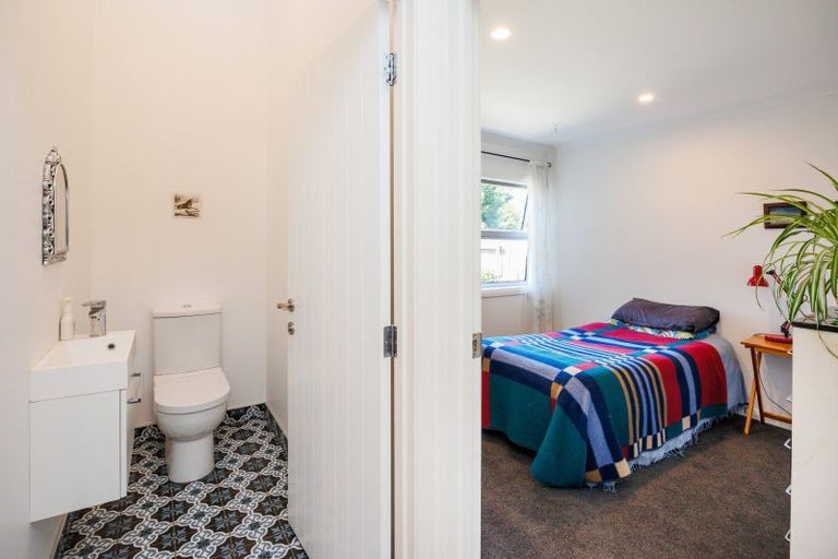 Photo of property in 2b Alton Place, Hokowhitu, Palmerston North, 4410