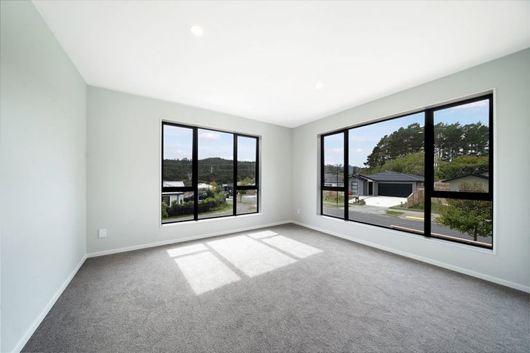 Photo of property in 19 Paihere Street, Huapai, Kumeu, 0810