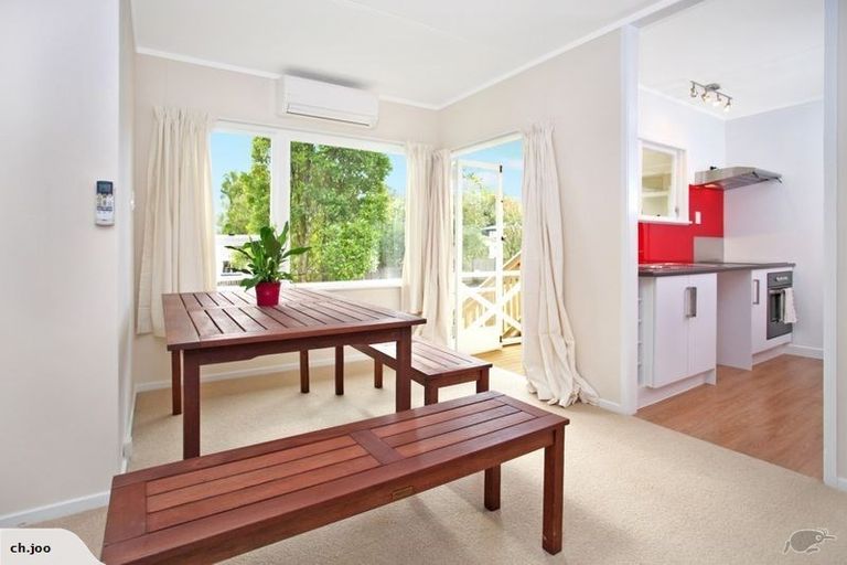 Photo of property in 69a Powrie Street, Glenfield, Auckland, 0629