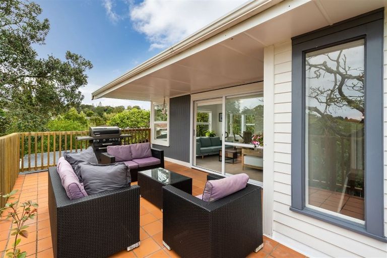 Photo of property in 19 Agincourt Street, Glenfield, Auckland, 0629