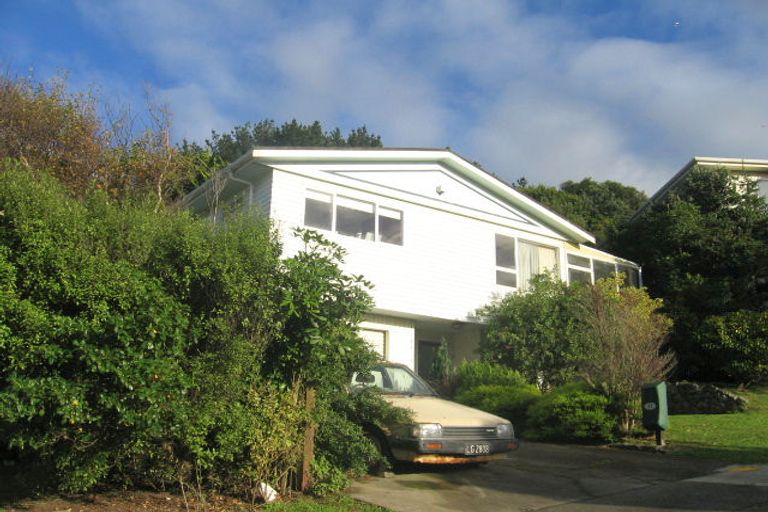 Photo of property in 27 Turriff Crescent, Tawa, Wellington, 5028