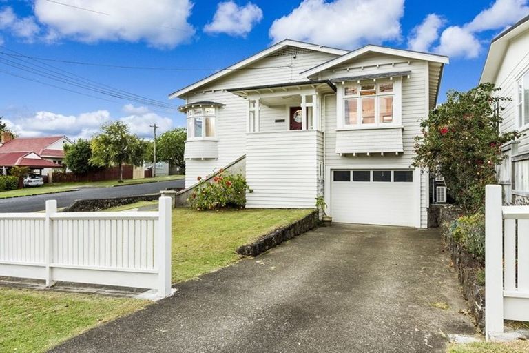 Photo of property in 1 Empire Road, Devonport, Auckland, 0624