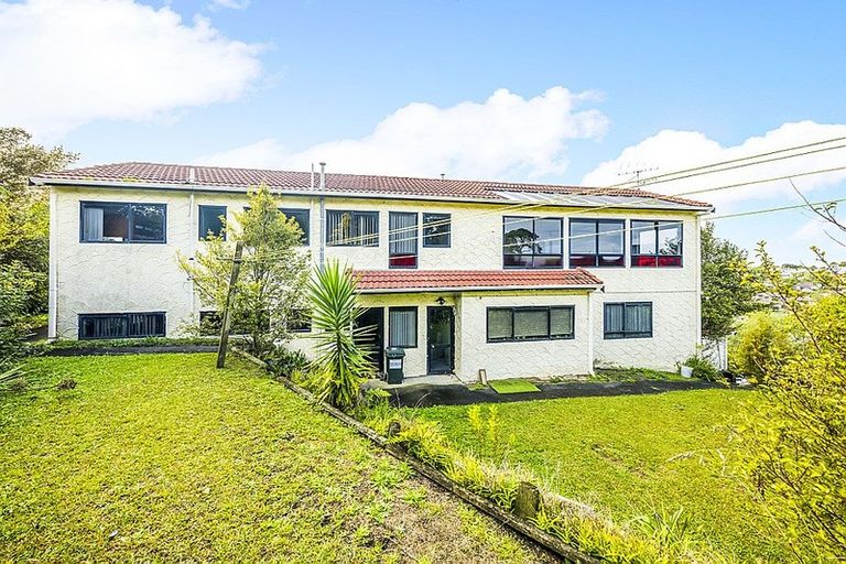 Photo of property in 28 Ronald Macken Place, Windsor Park, Auckland, 0632