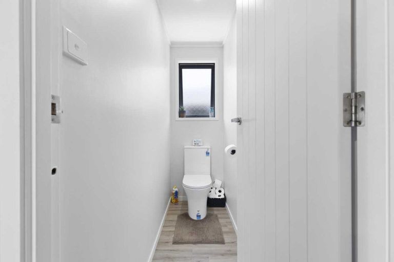 Photo of property in 7 Colonial Place, Kelvin Grove, Palmerston North, 4414