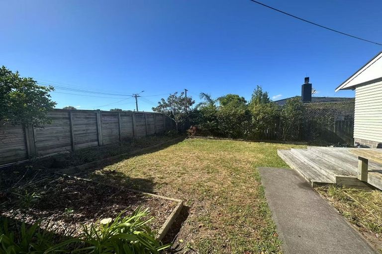 Photo of property in 6 Raines Avenue, Forrest Hill, Auckland, 0620