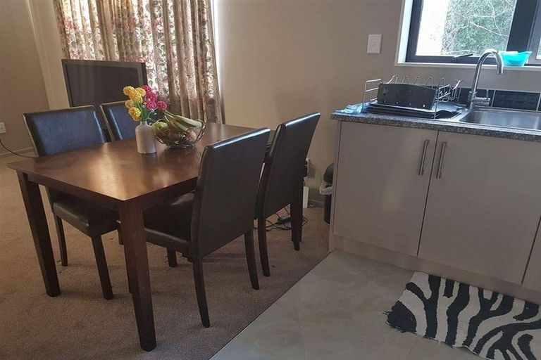 Photo of property in 20a Malmo Place, Massey, Auckland, 0614