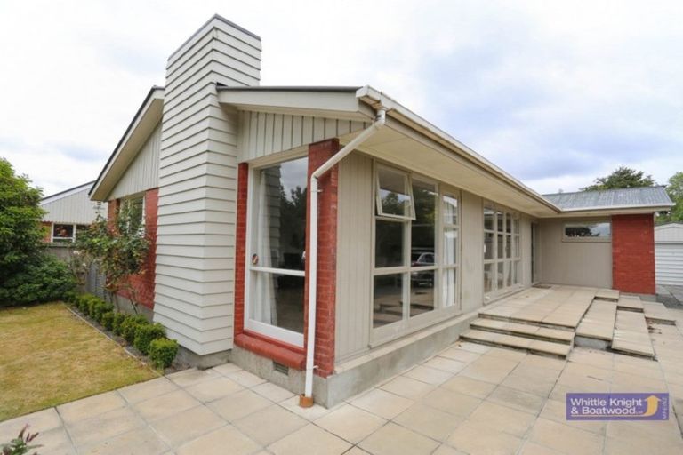 Photo of property in 15 Burnside Crescent, Burnside, Christchurch, 8053