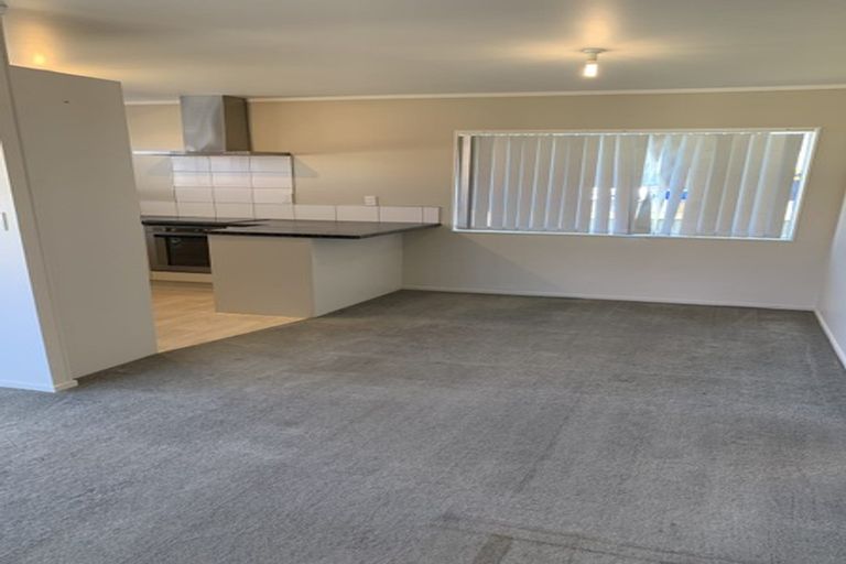 Photo of property in 49 Dungarvon Place, Clendon Park, Auckland, 2103
