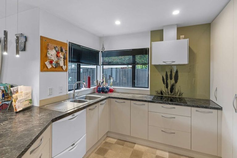 Photo of property in 2 Calverton Place, Halswell, Christchurch, 8025