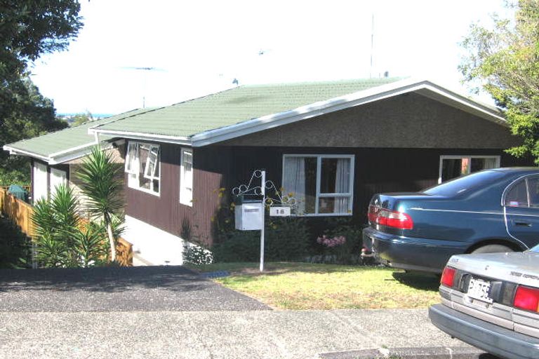 Photo of property in 18 Greendale Spur, Glenfield, Auckland, 0629