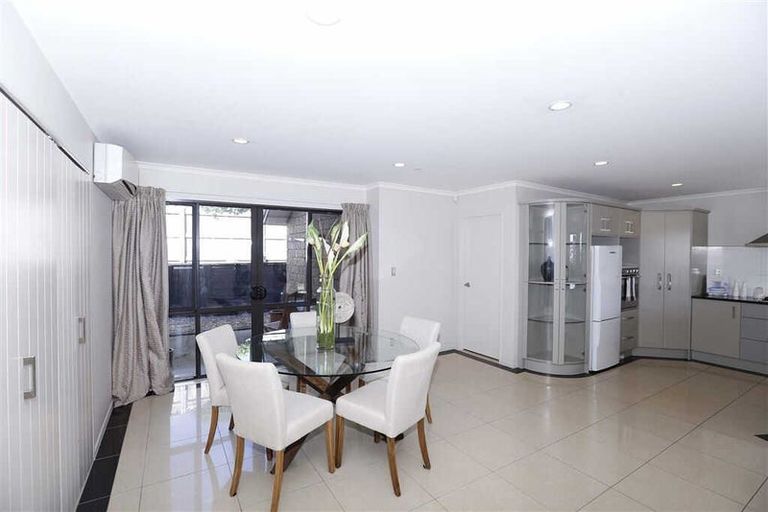 Photo of property in 51 Magellan Rise, Flagstaff, Hamilton, 3210