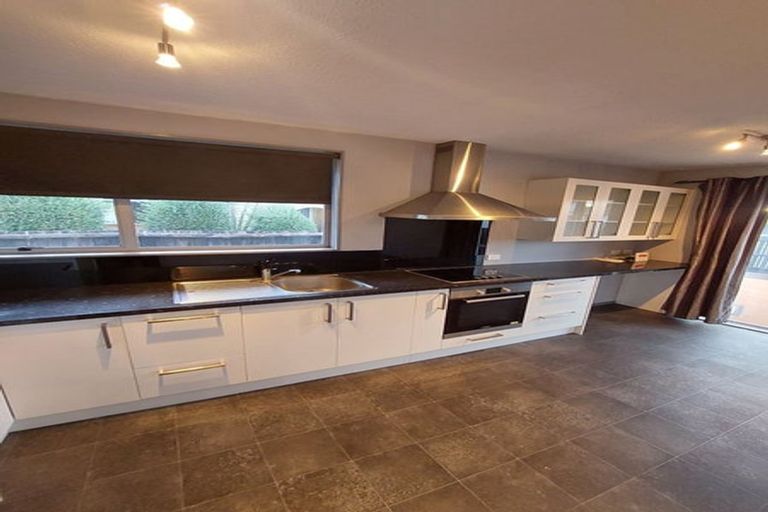 Photo of property in 1/50 Chipping Lane, Redwood, Christchurch, 8051