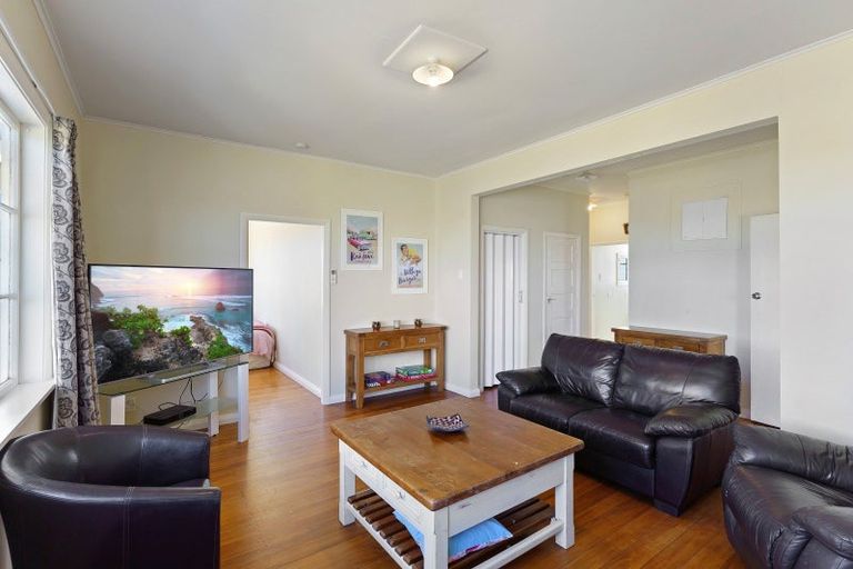 Photo of property in 38 Marine Parade, Otaki Beach, Otaki, 5512