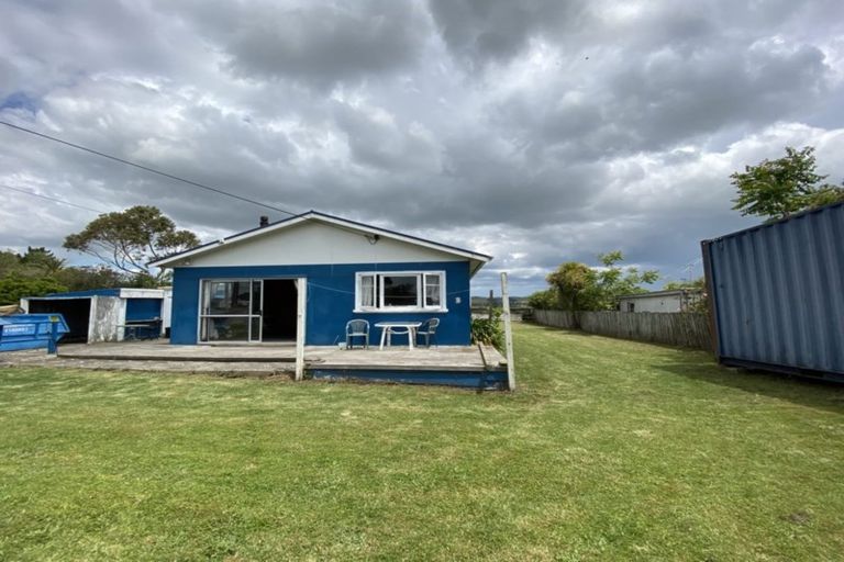 Photo of property in 42 West Coast Road, Te Kopuru, 0371