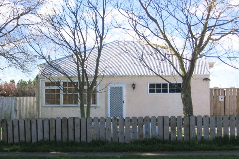 Photo of property in 102 Mako Mako Road, Levin, 5510