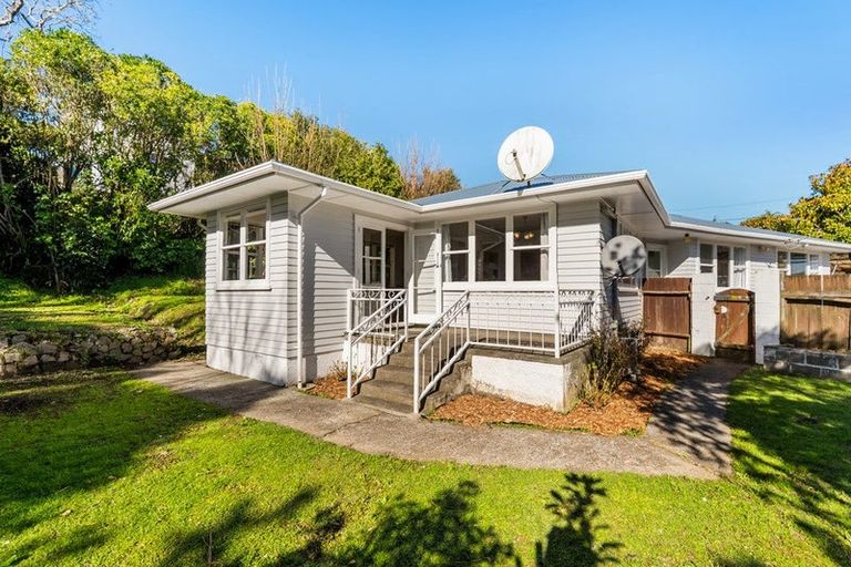 Photo of property in 61 Beazley Avenue, Paparangi, Wellington, 6037