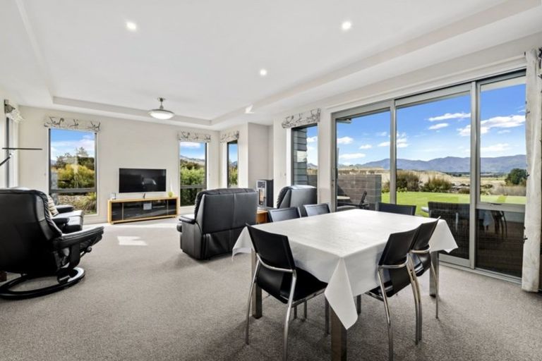 Photo of property in 1 Hardie Place, Albert Town, Wanaka, 9305