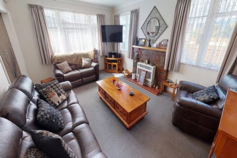 Photo of property in 25 George Street, Levin, 5510