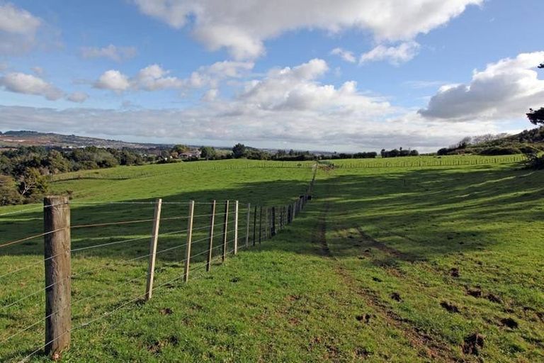 Photo of property in 196 Pukekohe East Road, Pukekohe East, Pukekohe, 2677