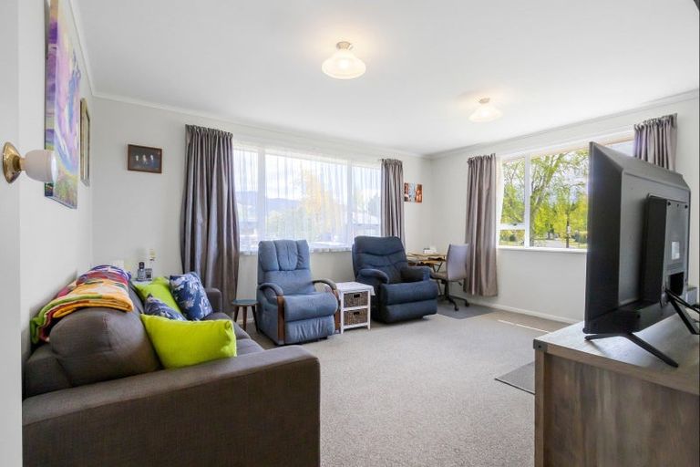 Photo of property in 9 Te Iwiheke Place, Turangi, 3334