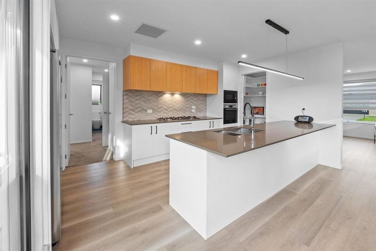 Photo of property in 7 Olearia Lane, Halswell, Christchurch, 8025