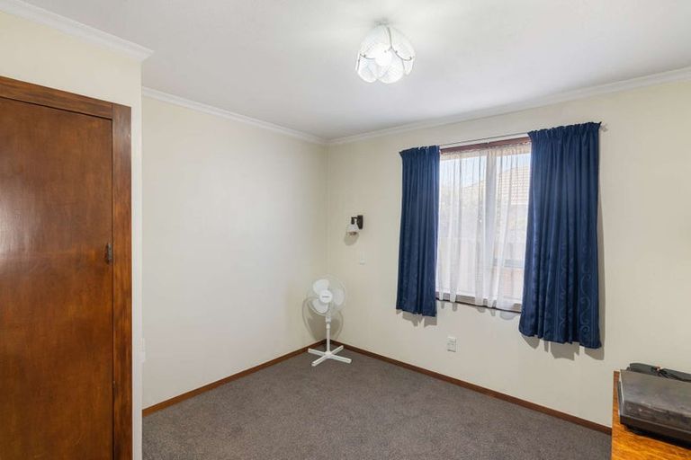 Photo of property in 5 Bideford Place, Dallington, Christchurch, 8061