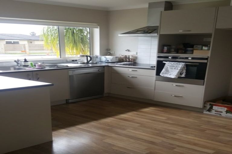 Photo of property in 10 Centreway Road, Orewa, 0931