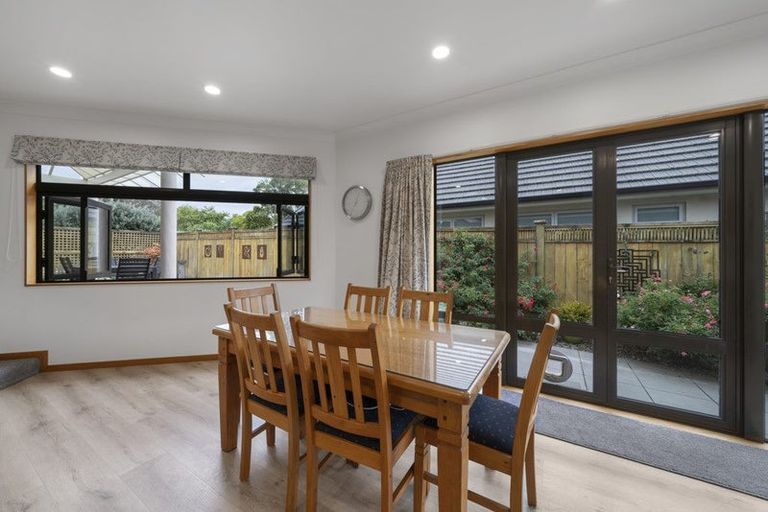 Photo of property in 2 Heritage Place, Terrace End, Palmerston North, 4410